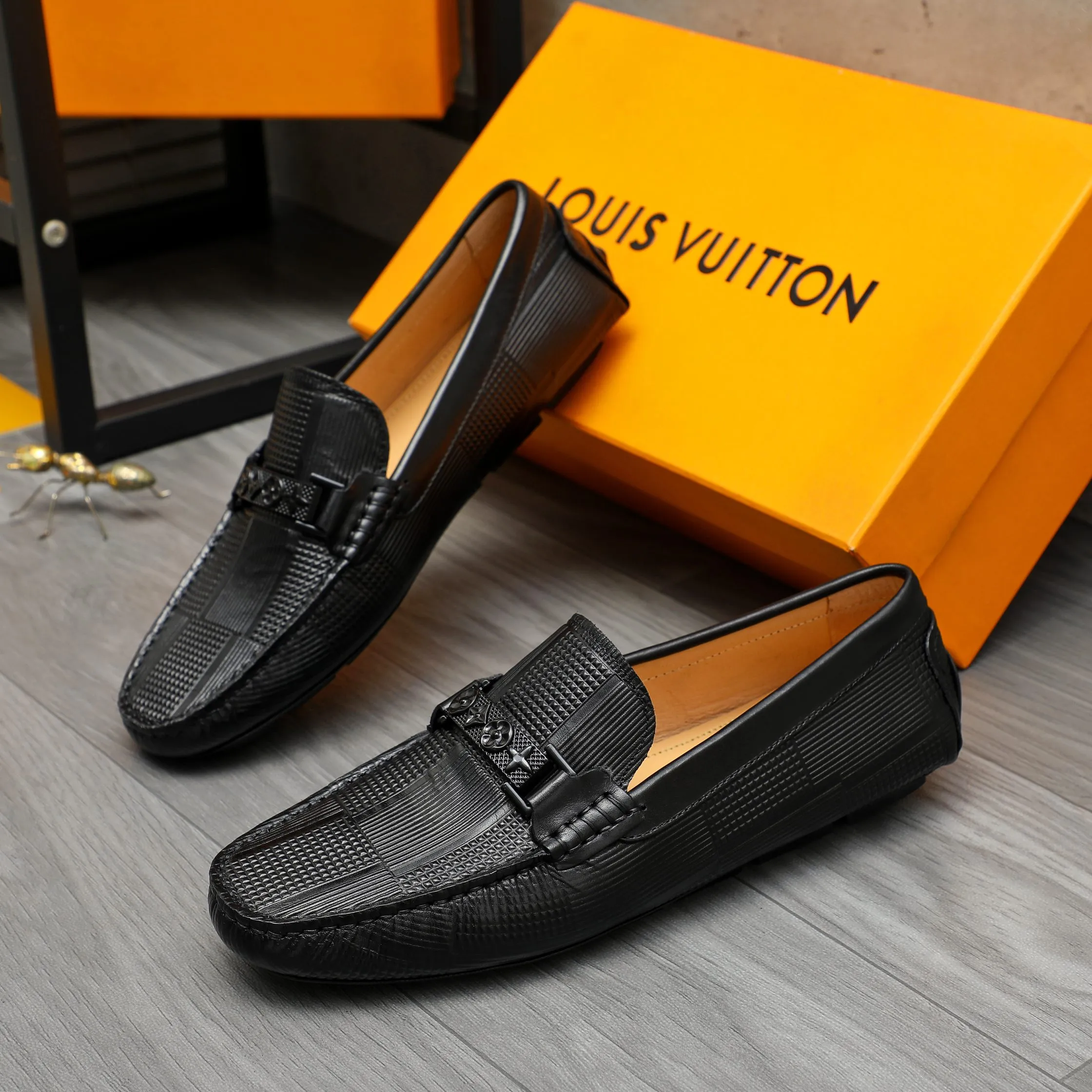 Men's shoes 💰380 Product trademark: LV "Louis Vuitton" casual slip-on shoes Regular size: 38-45 (45 is custom-made and non-returnable) Product materials: Selected embossed cowhide upper, pigskin lining, rubber outsole